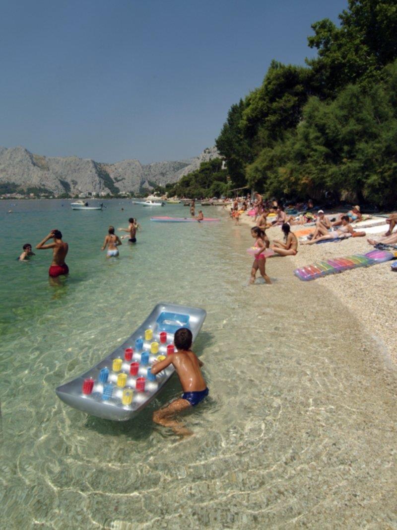 Brzet Hotel Omis Bagian luar foto