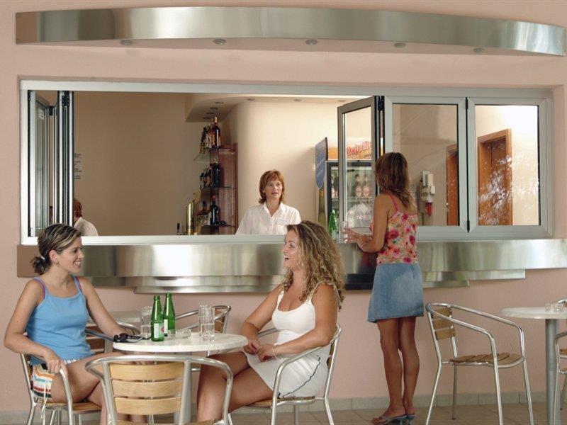 Brzet Hotel Omis Bagian luar foto